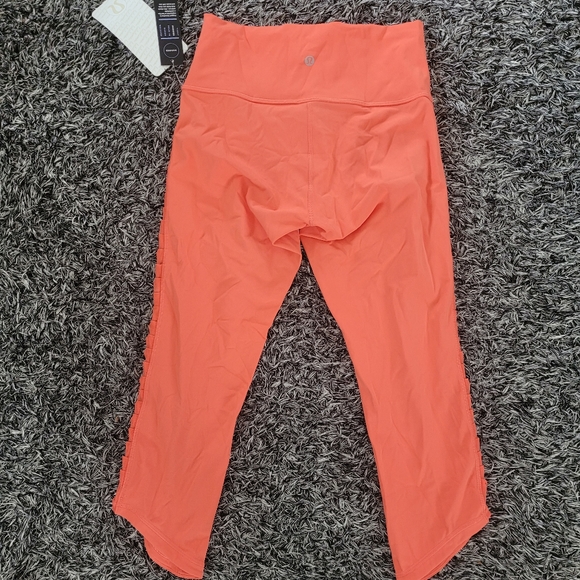 NWT lululemon sunshine salutation crops ♡ - Picture 3 of 5